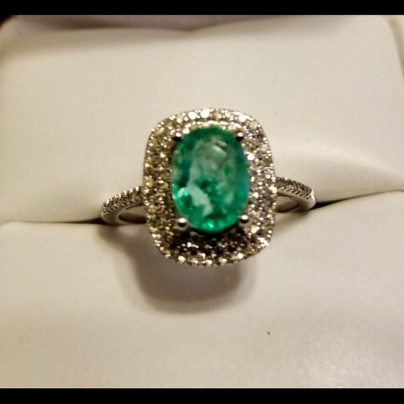 14k W Gold .94ct Oval Emerald & Diamonds Ring s5.5 - Picture 3 of 7